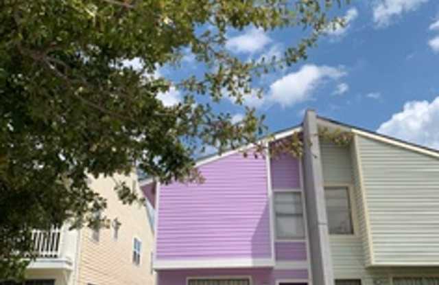 3 Bedroom Townhome Just 3 Blocks from St. Charles Ave. photos photos 3 Bedroom Townhome Just 3 Blocks from St. Charles Ave. photos photos