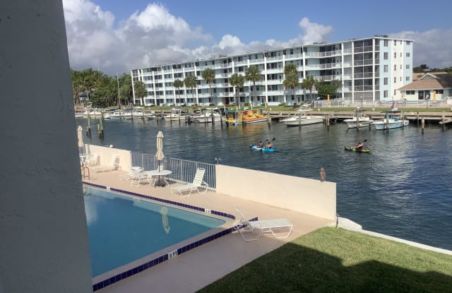 125 N Shore Court - 125 Shore Ct, North Palm Beach, FL 33408