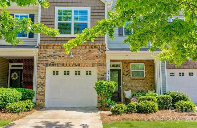 2752 Sawbridge Lane photos photos