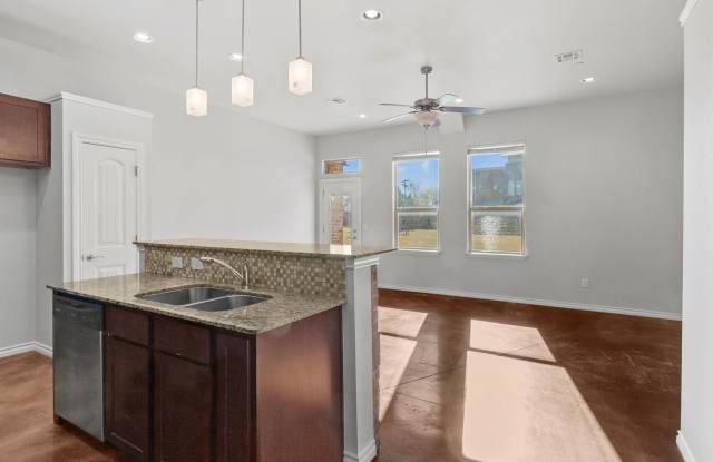 Move in Special! Gorgeous newer 2br 2.5ba Townhome!! photos photos Move in Special! Gorgeous newer 2br 2.5ba Townhome!! photos photos