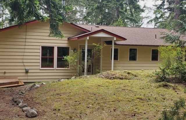 Roomy 4 Bed, 2 Bath photos photos