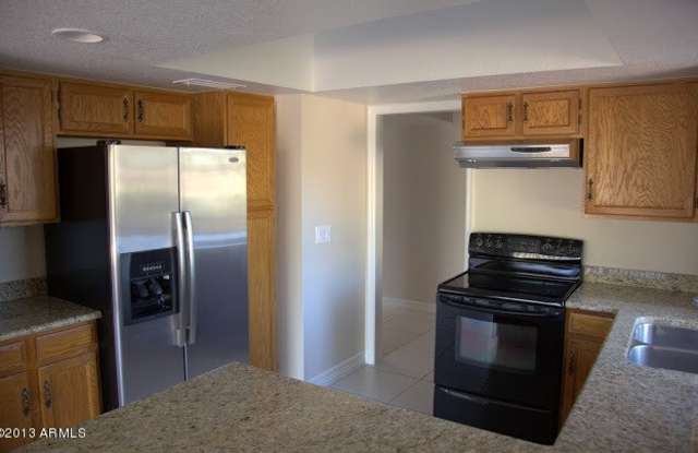 1653 N Sierra Vista Drive Gallery 3