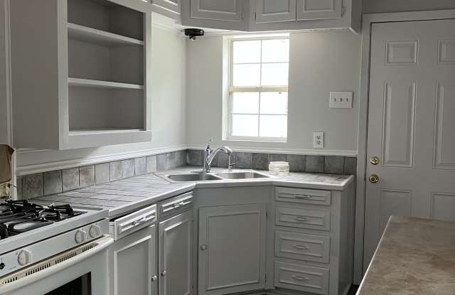 2713 Pine Ave photos photos