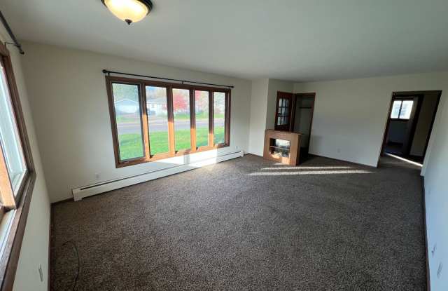 AVAILABLE JUNE 2025! HUGE 5 Bedroom, 2 Bath Home by UMD! photos photos