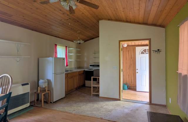 1221 Broadview Drive Gallery 2