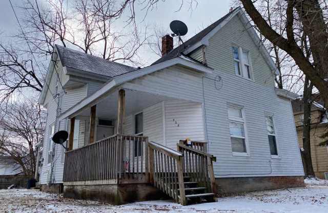 Spacious 3 Bedroom Home - Close to Downtown! photos photos