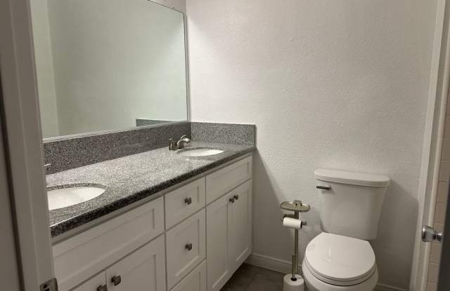 2220 N Beechwood Ave photos photos