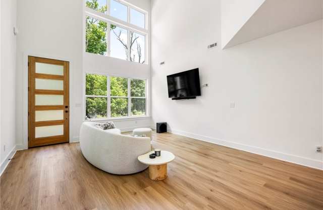 17 Rupert Lane Gallery 2
