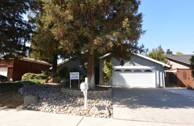 SW 3 Bedroom 2 Bath home with Pool. Yard Care Included. photos photos