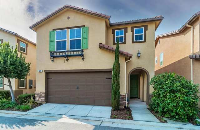 Nice home in the Harland Ranch Community offering modern amenities, Community Pool, Community Park and Clovis Schools photos photos