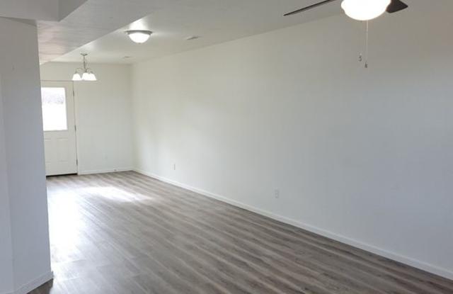 3 BEDROOM 2.5 BATHROOM TOWNHOUSE FOR RENT. Gallery 3