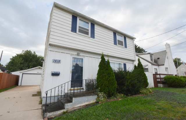 Conveniently located 3 bed 1.5 with Fenced In Yard Available NOW! photos photos Conveniently located 3 bed 1.5 with Fenced In Yard Available NOW! photos photos