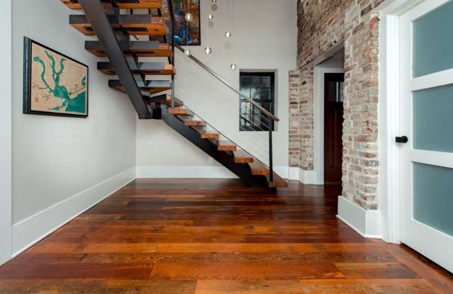 Historical Downtown Charmer- Fully Furnished - 58 1/2 Broad Street, Charleston, SC 29401