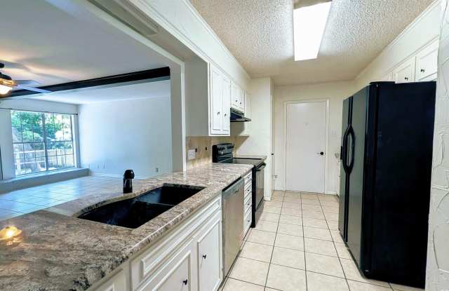 4616 Commanche Trail Gallery 4