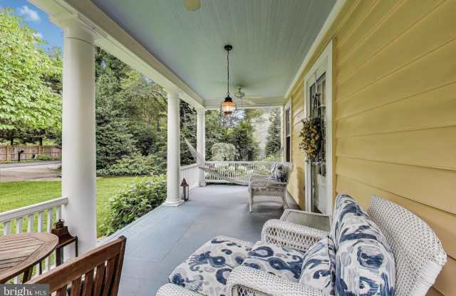 5809 GROSVENOR Lane Gallery 3