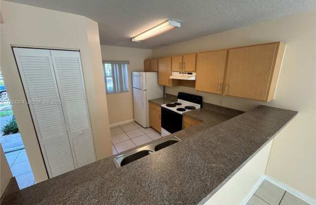 11614 NW 37th St photos photos