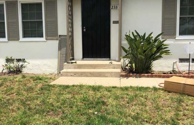 233 Montana - 233 W Montana St, Pasadena, CA 91103