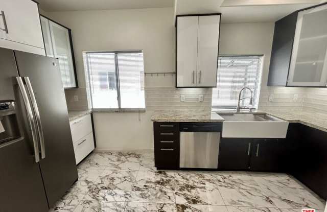 5145 Yarmouth Ave photos photos