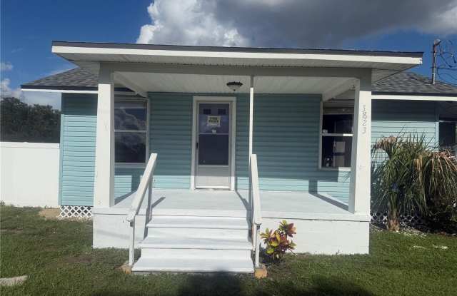 3823 N GARRISON STREET photos photos