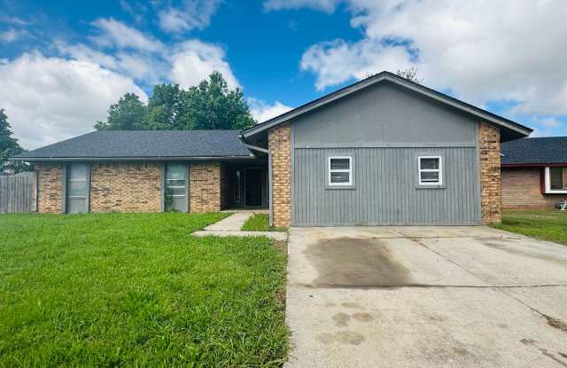 3 Bed 2 Bath Home! PLUS HUGE GARAGE CONVERSION ROOM! photos photos