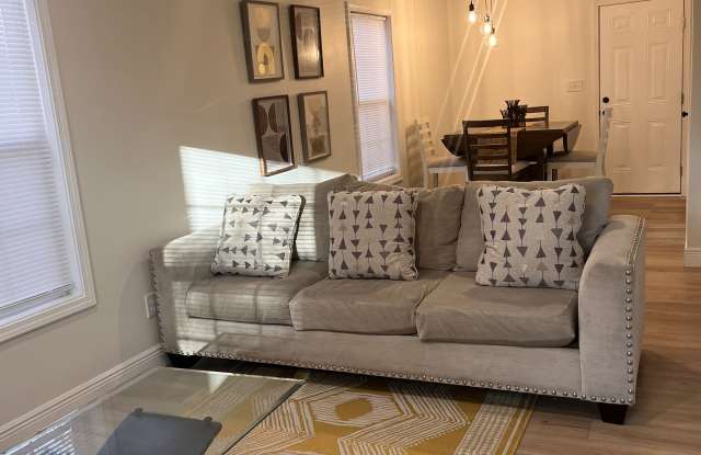 2014 Willis St photos photos