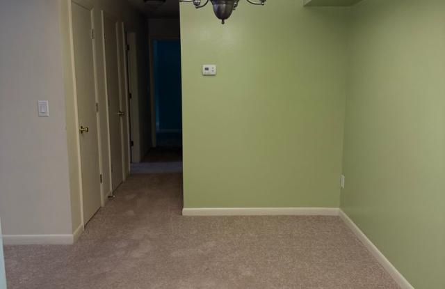Bright & Spacious 2-Bedroom Condo in Popular Turtle Creek! Gallery 4