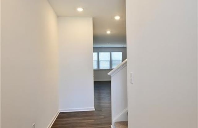 140 Star Court Gallery 2
