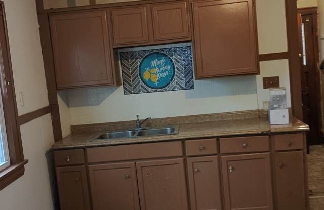 4082 E 143rd St photos photos