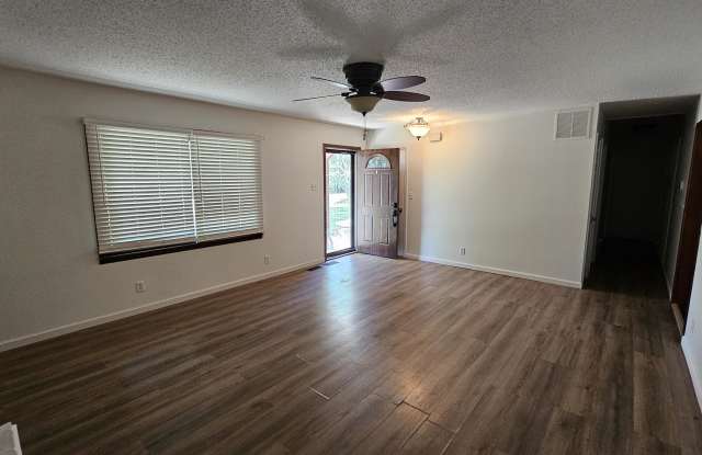 11904 West Cedar Lane Gallery 3