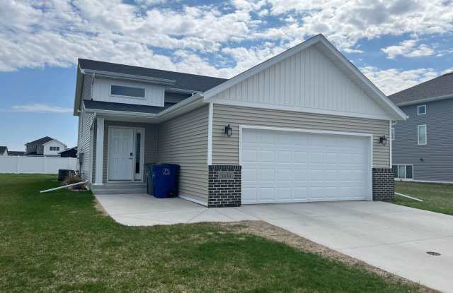 Johnson Farms Bi-Level 3 Bedroom House photos photos