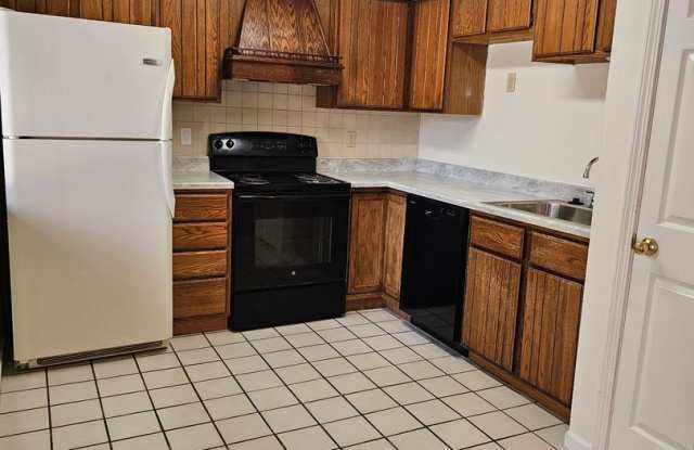 3 Bed/ 2.5 Bath- Village South Condominiums Gallery 4