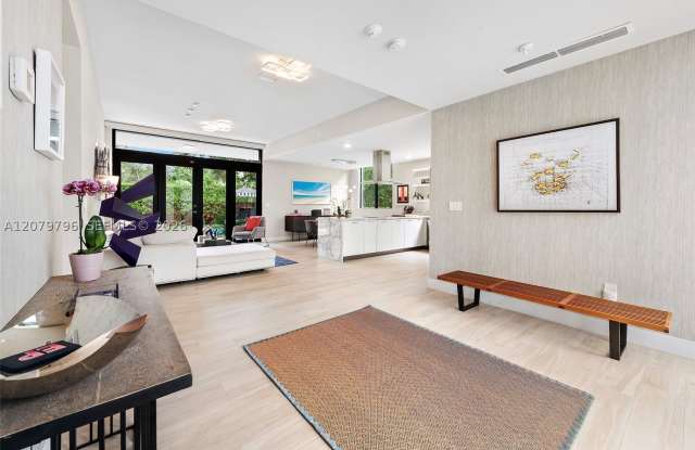 8611 Arboretum Ln Gallery 4