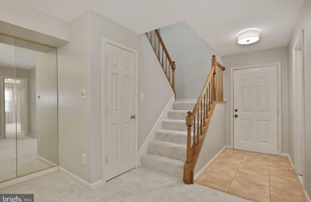 2217 LOVEDALE LANE Gallery 2