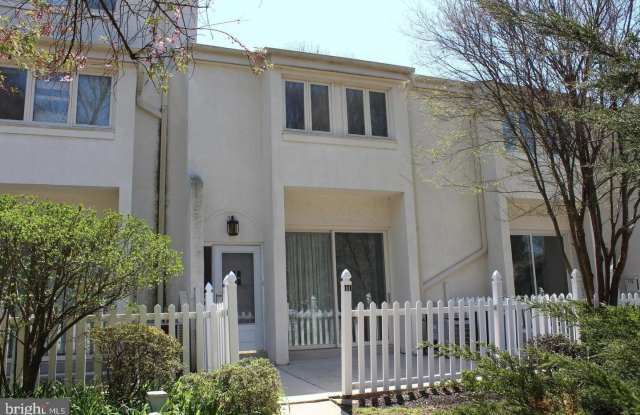 111 MONTROSE AVENUE photos photos