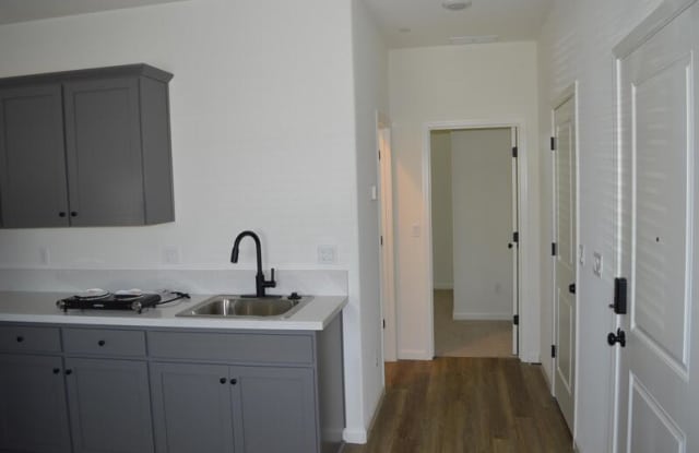 573 Bedfordshire Drive - 2 Gallery 4