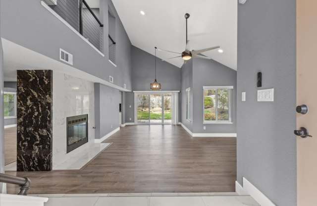 Renovated 4bd Contemporary Home Huge Backyard Gallery 3