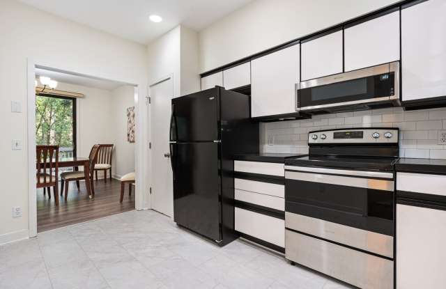 Updated Falconbridge Townhome with Community Amenities Gallery 4