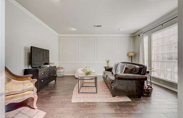 1041 Brownstone Drive Gallery 3