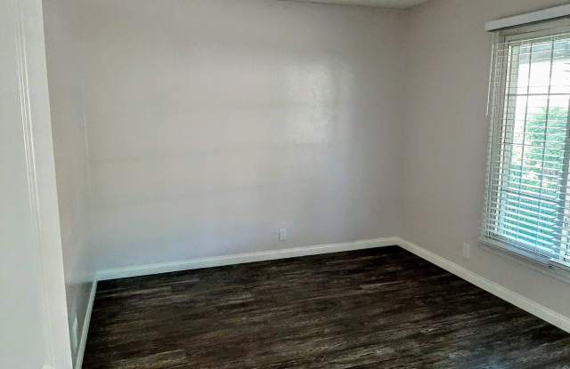 2500 Crooked Creek Dr Gallery 2