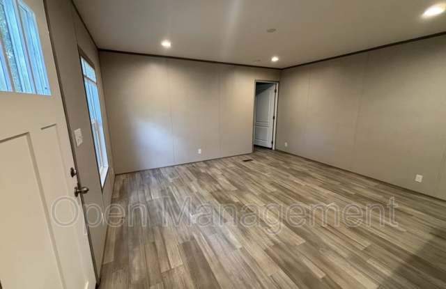 450 Bayhead Dr Gallery 3