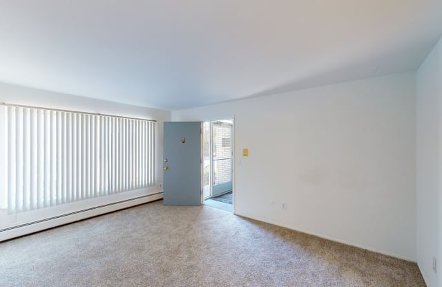 Outer Drive Manor Apartments Gallery 4
