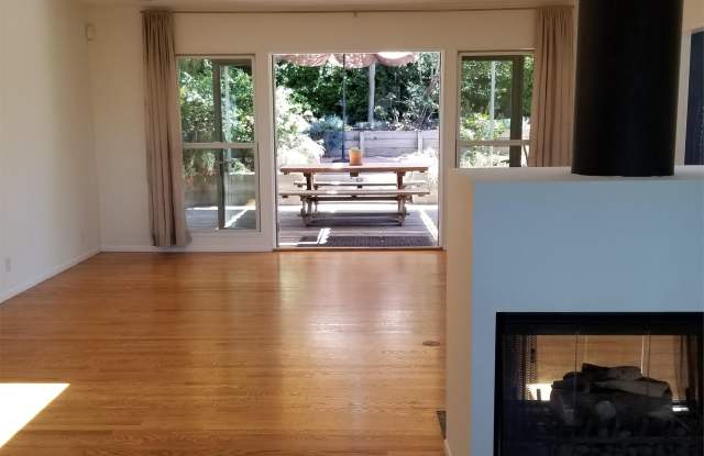 1820 South Dunsmuir Avenue Gallery 3