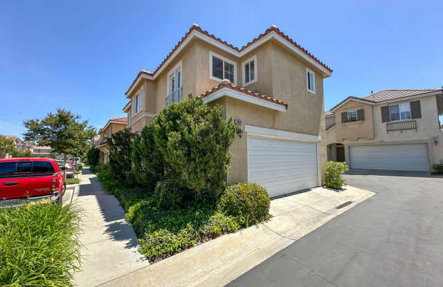 3 Bedroom Home for Rent in Valencia! Gallery 1
