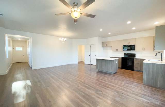 3 Weeks Rent Free! 3 Bed 2.5 Bath Townhome for Rent in West Point Gallery 4