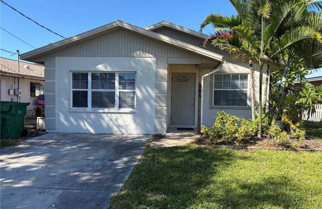 1926 11TH Street W Gallery 1