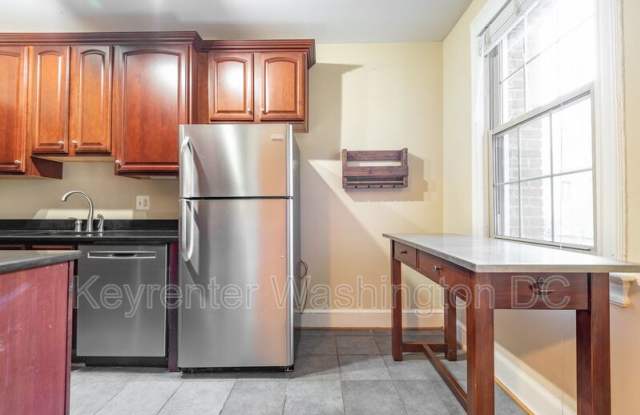 3010 Wisconsin Ave, NW Gallery 4