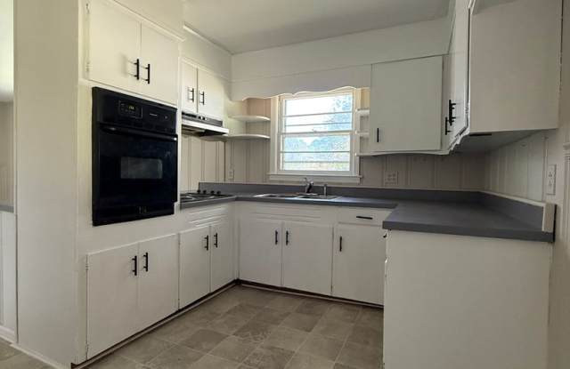 4 Bedroom/2 Bath Home for Rent Gallery 3