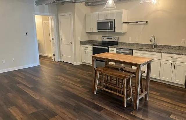 16 Main Street - A photos photos 16 Main Street - A photos photos