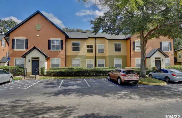Beautiful 3/2 Spacious Condo with Lawn Care Included in the Desirable Gated Community Fountains at MetroWest - Orlando! photos photos