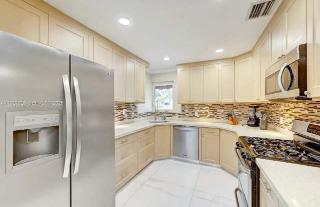 1020 N 13th Terrace, Hollywood, FL 33019 Gallery 4